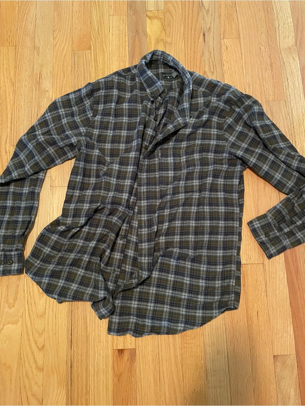 Men’s flannel button down